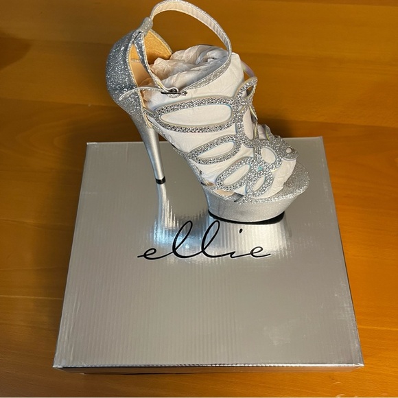 NIB Ellie Silver Platform Heeled Glitter Sandals Stilettos sz 6 - Picture 2 of 12